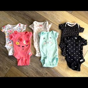 Gerber Preemie Baby Girl Onesies, 7 Piece Bundle